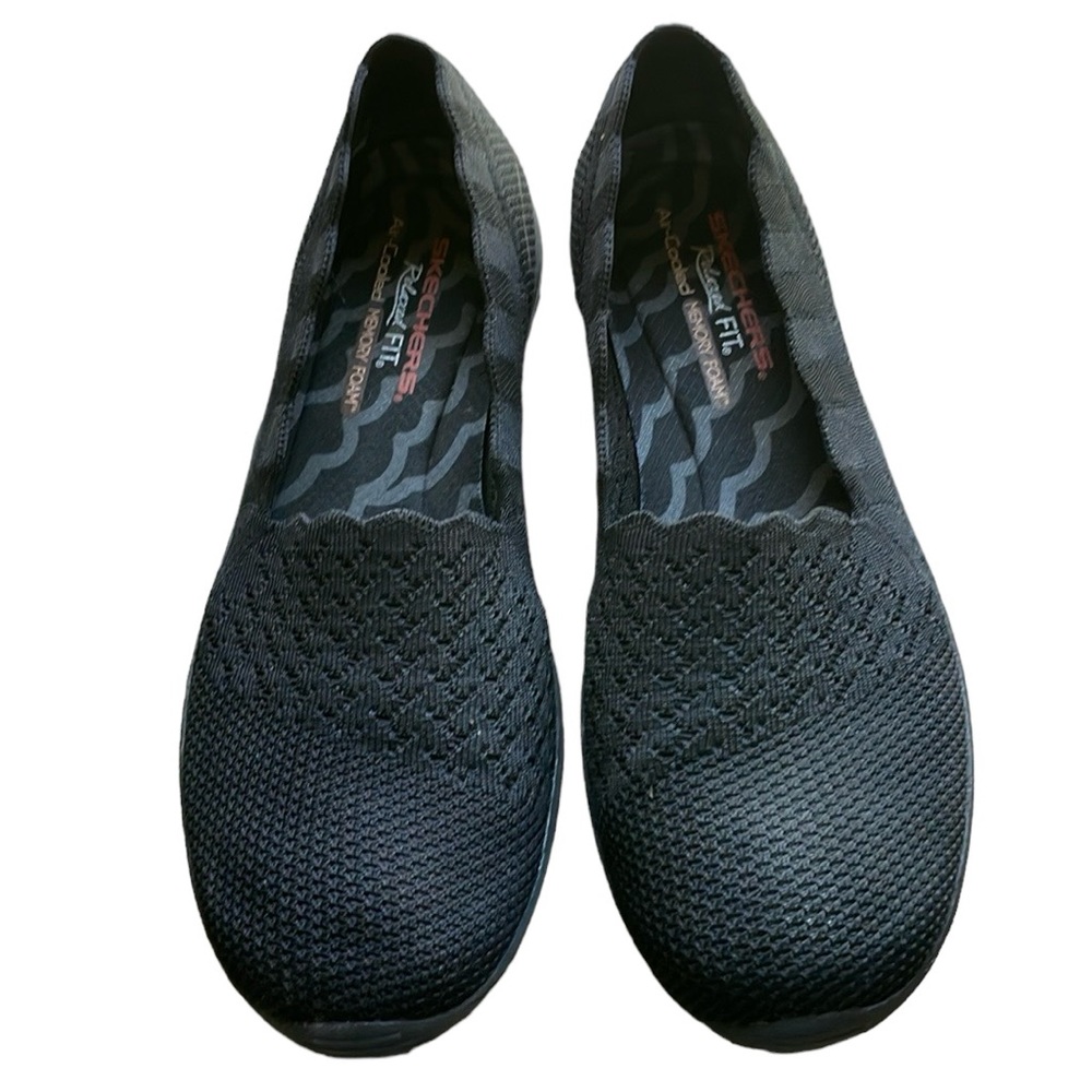Skechers Women’s  Cooled Memory Foam Black Sneakers Excellent Condition Size 10